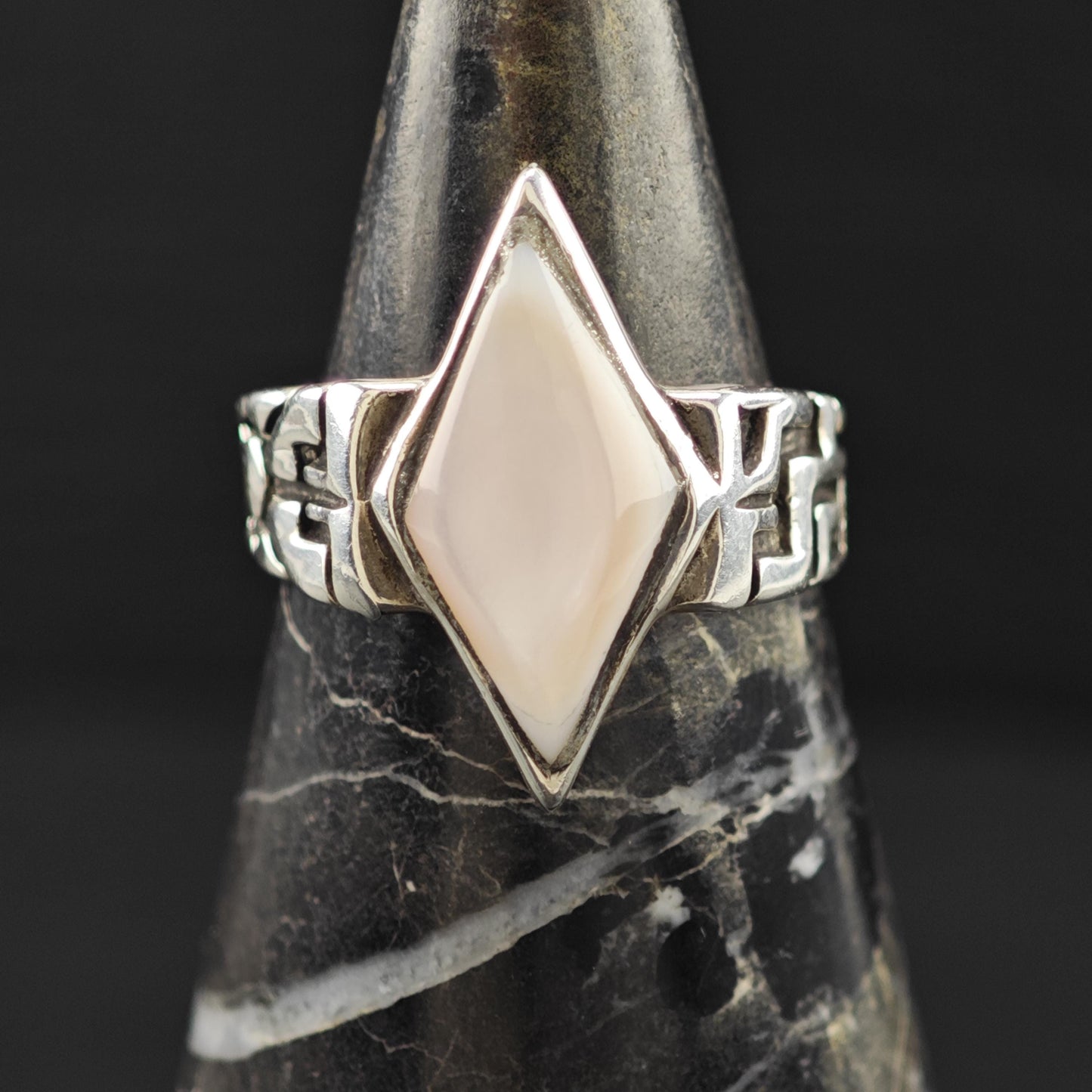Diamond Shape Pink Mother Of Pearl Ring Sterling Silver Sz 6 1/4 R6093