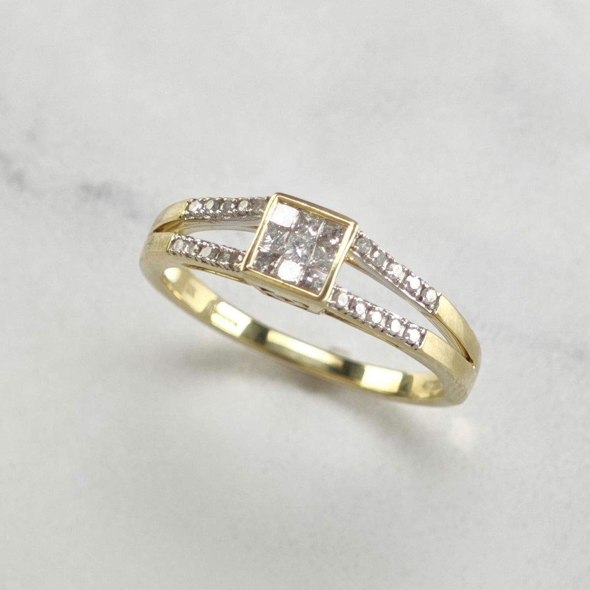 Invisible Set Diamonds 10K Yellow Gold Ring Sz 8 R6779