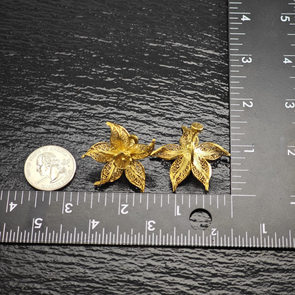 Vintage Gold Gilded Filigree Flower Sterling Silver Screw Back Earrings ER3209