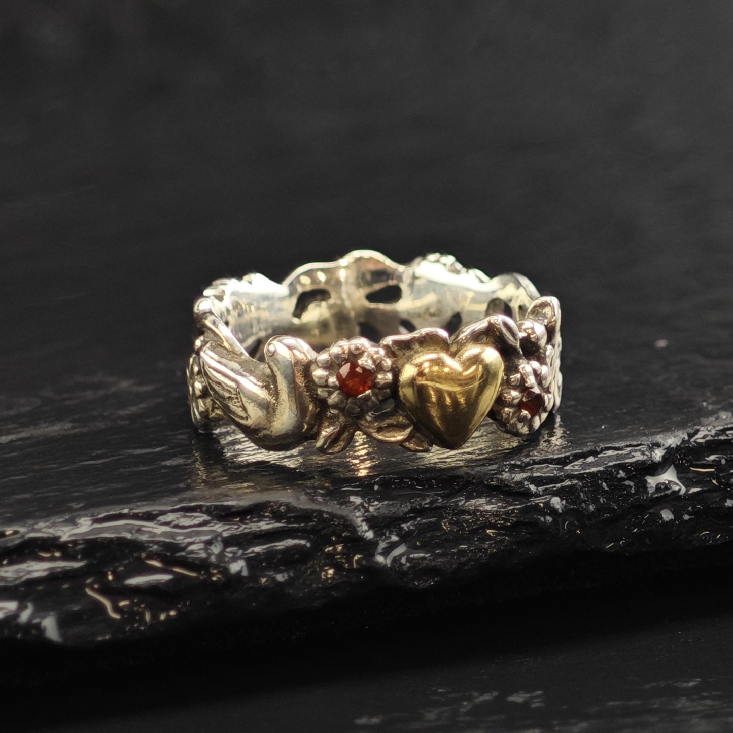 14K Gold Heart & Ruby Detailed Band Sterling Silver Ring Sz 7 R6592
