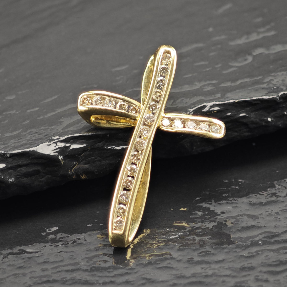 1/3 cttw Diamond 14K Gold Cross Pendant P3106