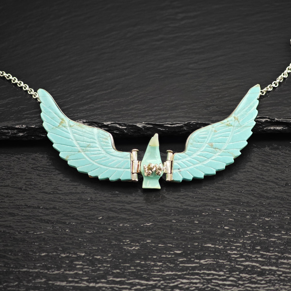 Vintage Navajo Carved Turquoise Eagle Pendant Necklace N2786