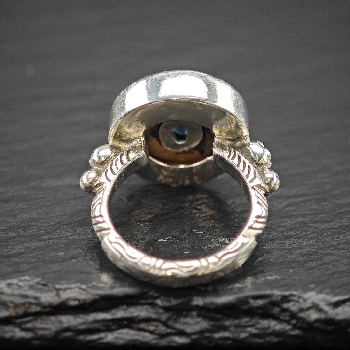 Topaz and Mother of Pearl Ring: Sterling Silver Size 7 3/4 R6013