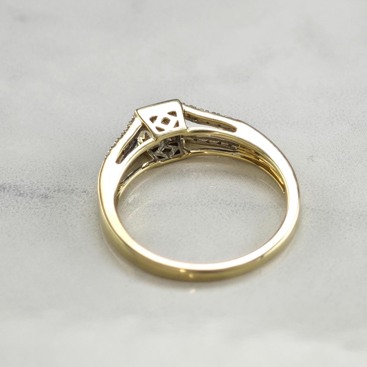 Invisible Set Diamonds 10K Yellow Gold Ring Sz 8 R6779