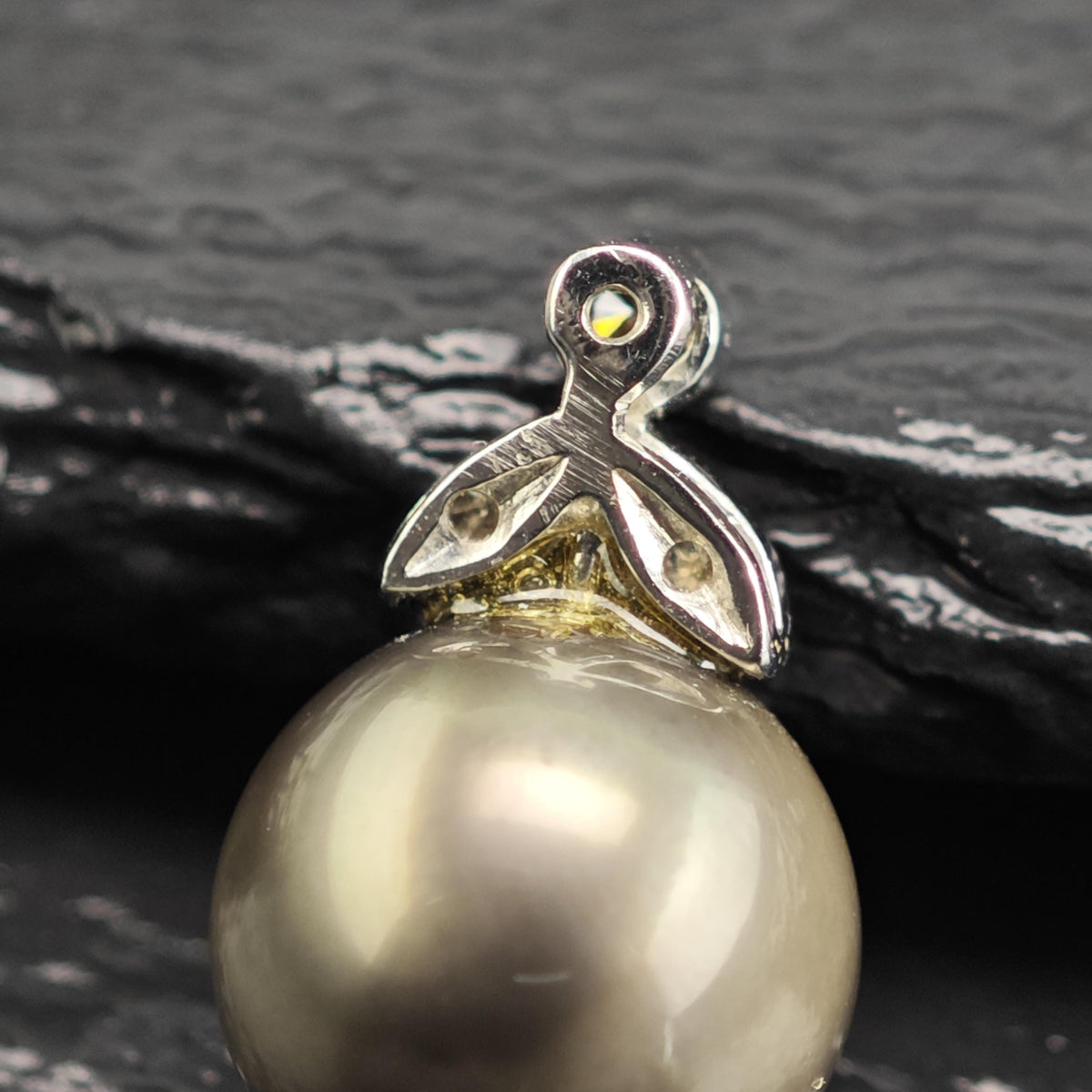 11mm Tahitian Pearl Diamond, 14K White Gold Pendant P3110